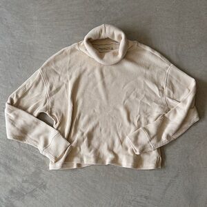 Abercrombie & Fitch Cream Cropped Sweater Size XS NWOT